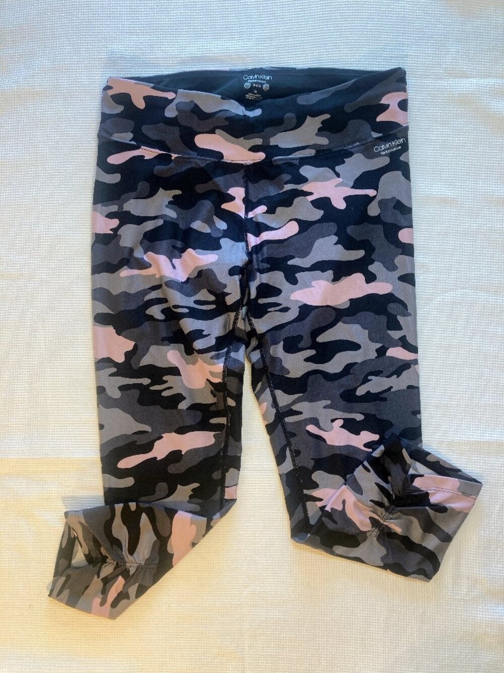 Pink/gray/black camo workout leggings, Calvin Klein performance, M, capri length